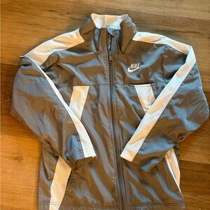 Vintage Nike kids or men’s small ’ Gray and White Windbreaker Jacket